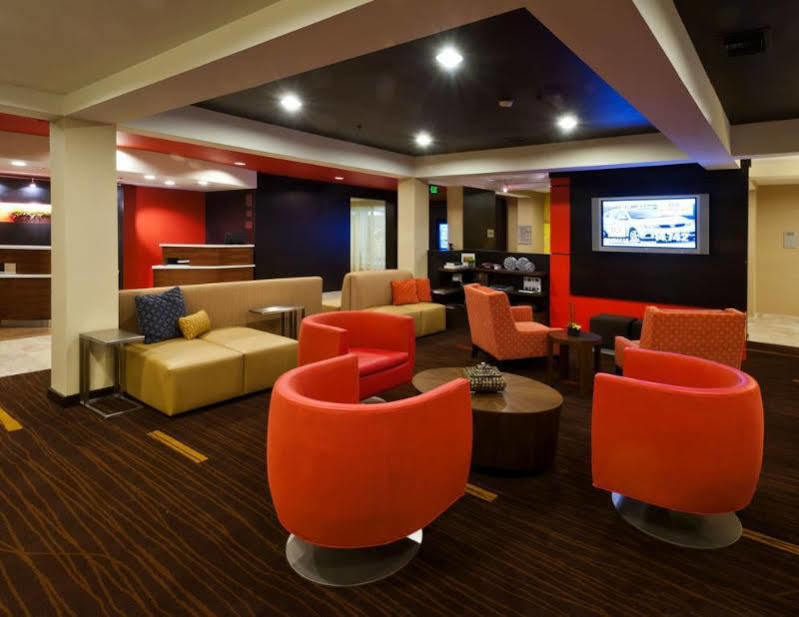 Courtyard Hotel 3*